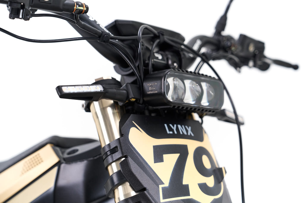 Phare LED homologué et clignotants de la 79Bike Lynx L1e-B