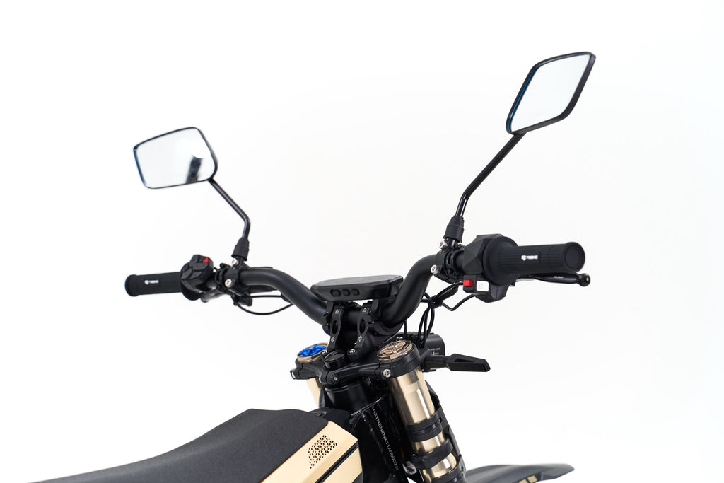 Guidon, rétroviseurs et tableau de bord de la 79Bike Lynx L1e-B