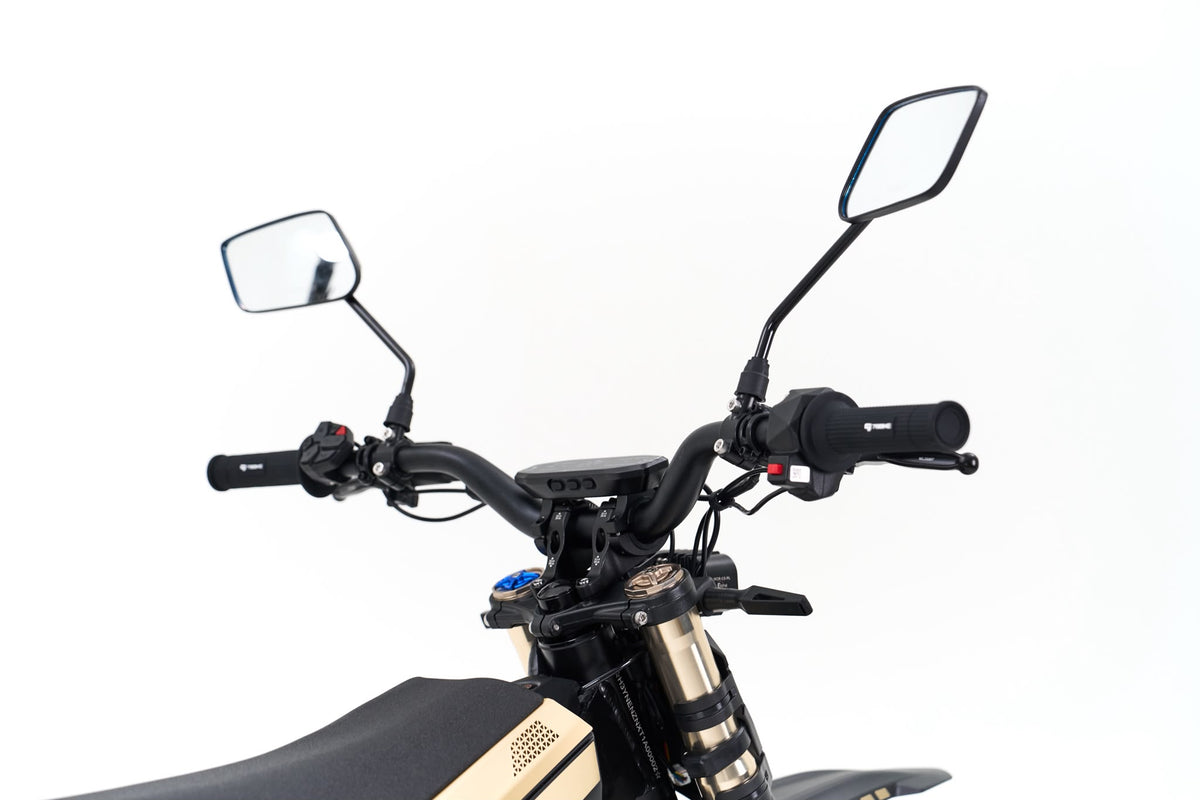 Guidon, rétroviseurs et tableau de bord de la 79Bike Lynx L1e-B