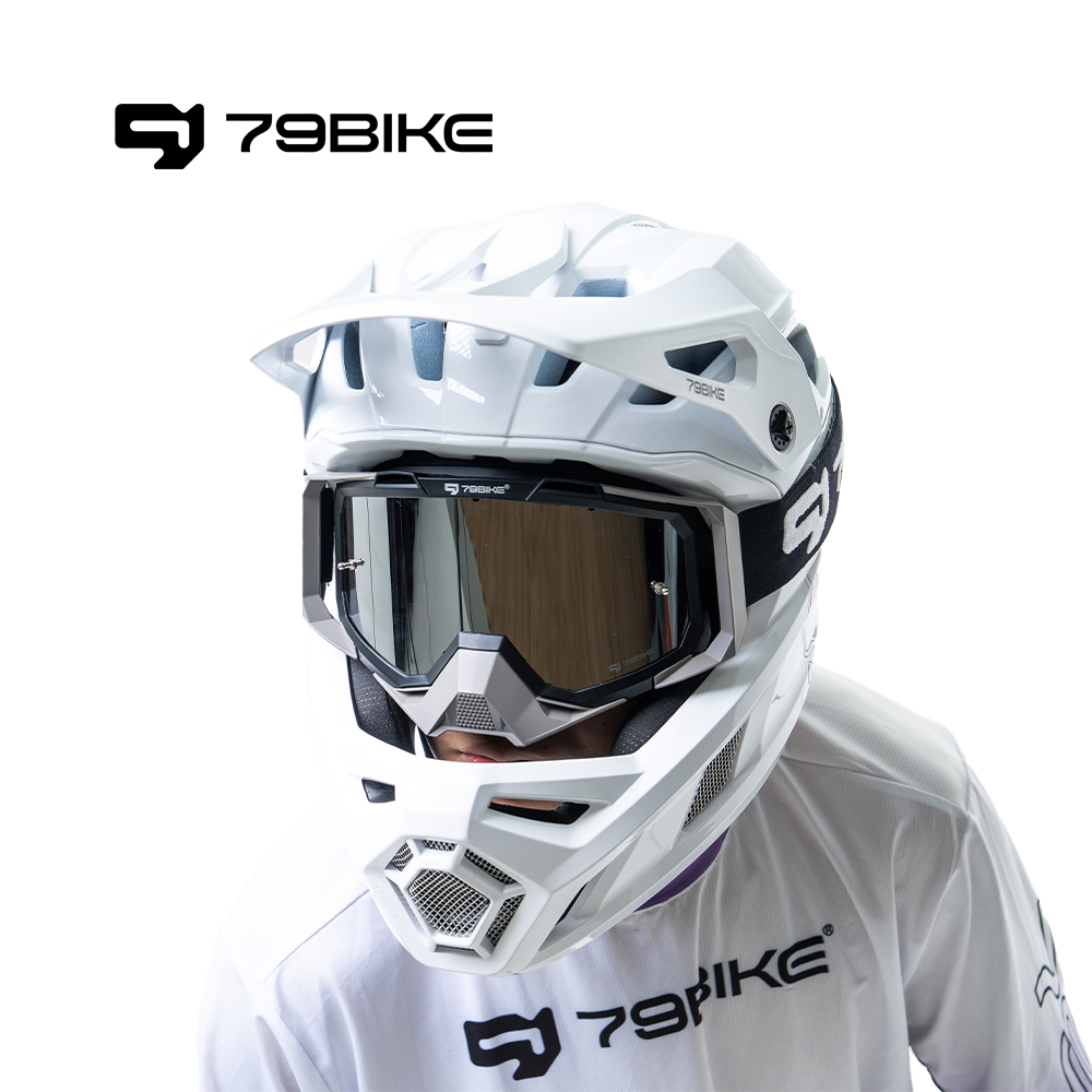 Casque tout-terrain (motocross / enduro) 79Bike — accessoire officiel — Réf. YP000021